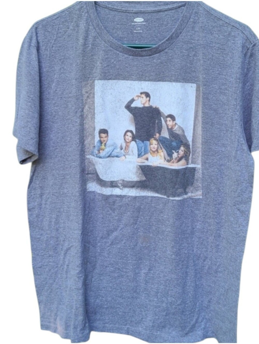 Old Navy Friends TV Show Graphic Tee 🛋️ Bathtub Cast Photo T-Shirt Size L